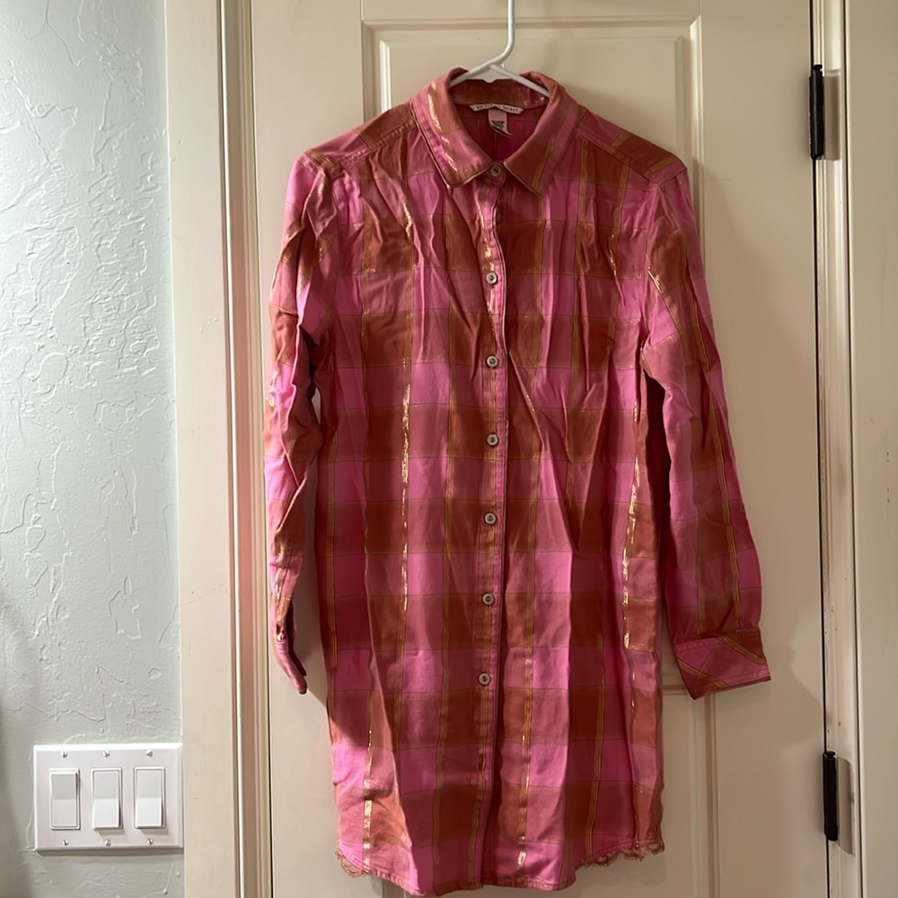 VS sleep shirt